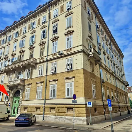 Lola'S Place Rijeka Exterior photo