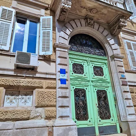 Lola'S Place Rijeka Exterior photo